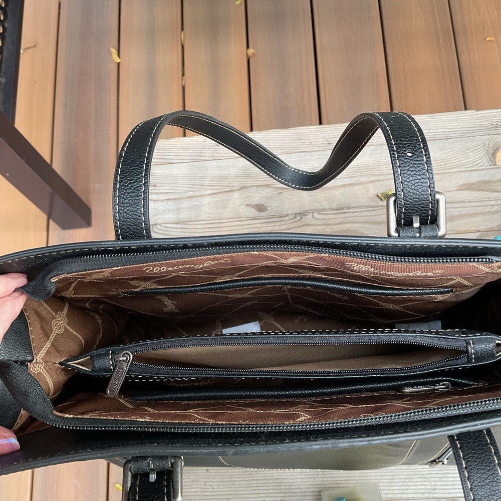 Wrangler large conceal carry tote Nwt - Picture 3 of 4